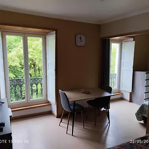 Appartement Location T1 Hyper Centre 350 M Des Thermes 200 M Des Telecabines Deuxieme Etage Avec Ascenseur, Bagnères-de-Luchon